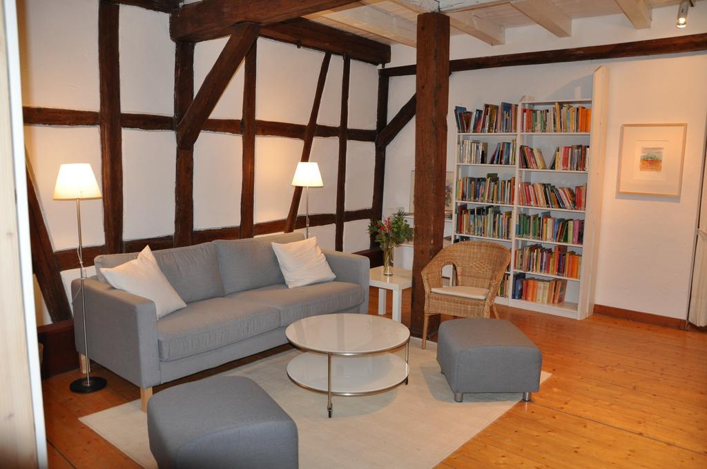 Gastezimmer Am Hof Frankfurt am Main Exteriör bild
