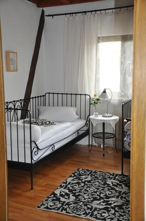 Gastezimmer Am Hof Frankfurt am Main Exteriör bild