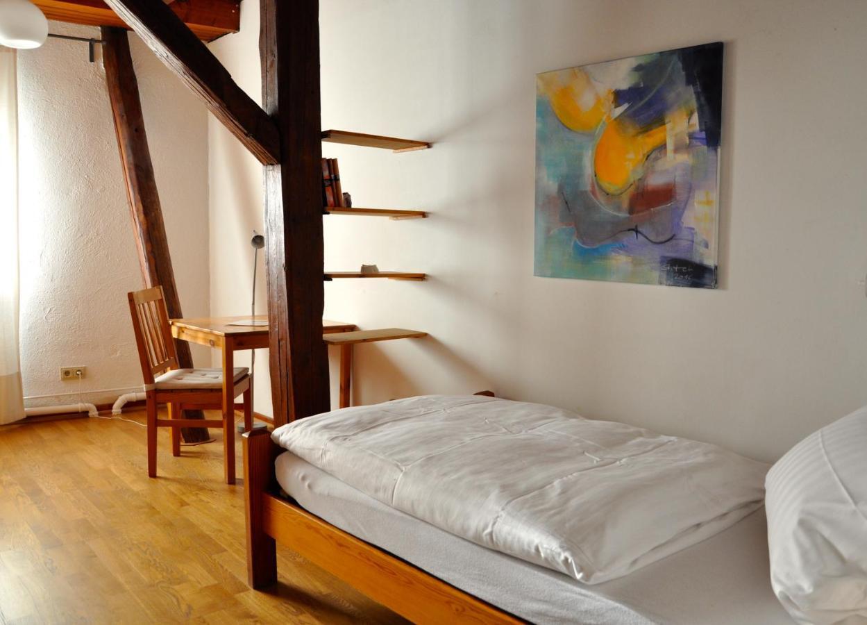Gastezimmer Am Hof Frankfurt am Main Exteriör bild